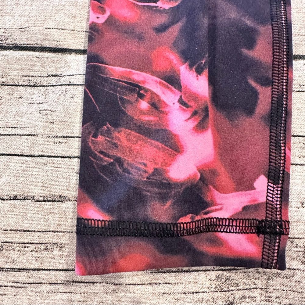 NWT Lululemon Align High Rise 28” Leggings in Graphic Pink & Black Print Size 2 - Picture 2 of 8